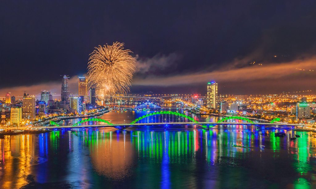 CẦU RỒNG VỀ ĐÊM